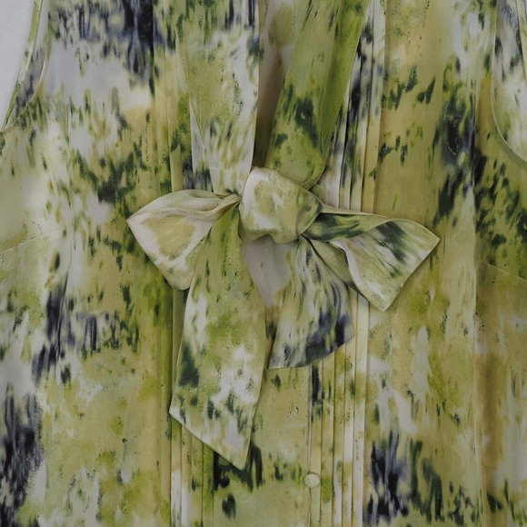 Ann Taylor Womens Silk Blouse 8 Green Watercolor Tie Neck Sleeveless Office Work - Picture 4 of 9